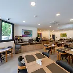 酒店 Skykhan *