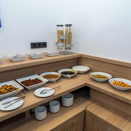 Skykhan Отель *